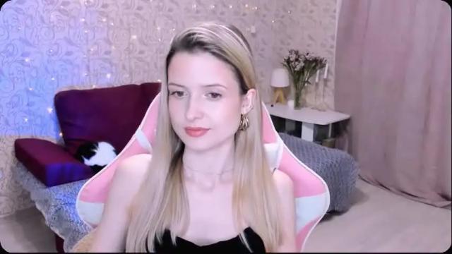 Image 10 of julie_flores Stream on Chaturbate on 5 months ago