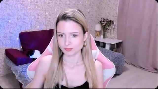 Image 11 of julie_flores Stream on Chaturbate on 5 months ago