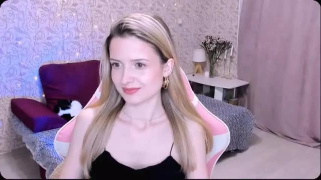 Image 4 of julie_flores Stream on Chaturbate on 5 months ago