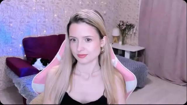 Image 7 of julie_flores Stream on Chaturbate on 5 months ago