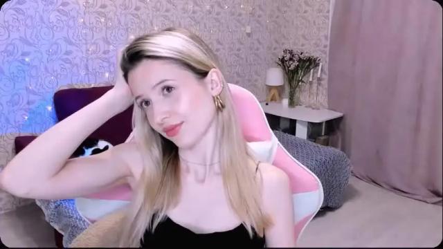Image 8 of julie_flores Stream on Chaturbate on 5 months ago