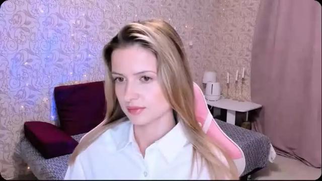 Image 3 of julie_flores Stream on Chaturbate on 5 months ago