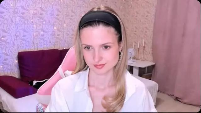 Image 10 of julie_flores Stream on Chaturbate on 4 months ago