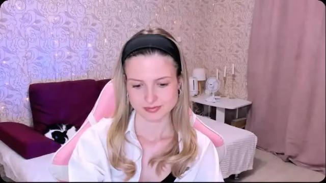 Image 3 of julie_flores Stream on Chaturbate on 4 months ago