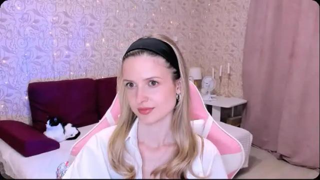 Image 4 of julie_flores Stream on Chaturbate on 4 months ago