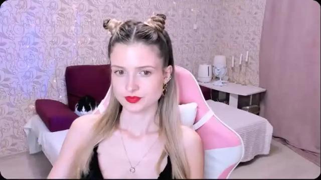 Image 3 of julie_flores Stream on Chaturbate on 4 months ago