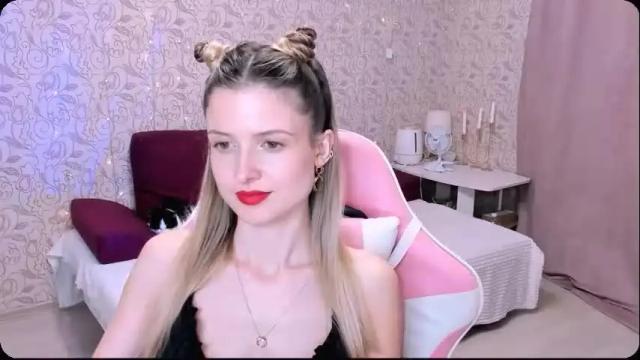 Image 4 of julie_flores Stream on Chaturbate on 4 months ago
