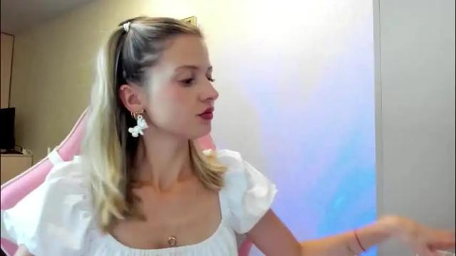 Image 2 of julie_flores Stream on Chaturbate on 2 months ago