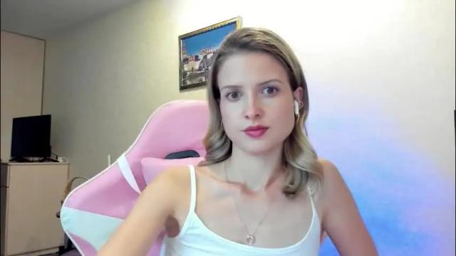 Image 2 of julie_flores Stream on Chaturbate on 2 months ago