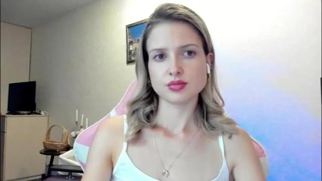 Image 4 of julie_flores Stream on Chaturbate on 2 months ago