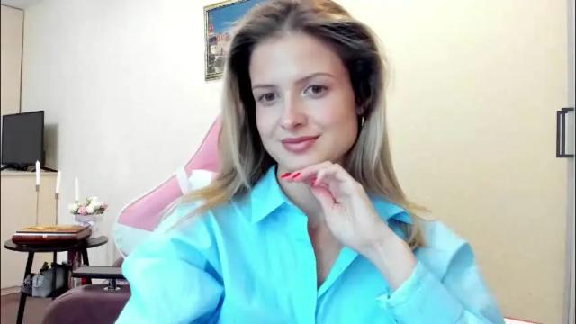Image 11 of julie_flores Stream on Chaturbate on 1 month ago