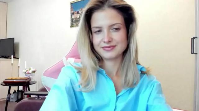 Image 12 of julie_flores Stream on Chaturbate on 1 month ago