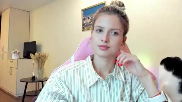 Image 12 of julie_flores Stream on Chaturbate on 1 month ago