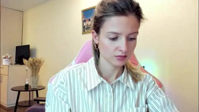 Image 6 of julie_flores Stream on Chaturbate on 1 month ago