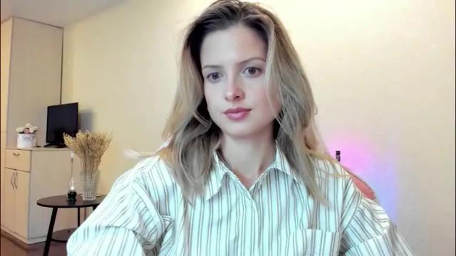 Image 7 of julie_flores Stream on Chaturbate on 1 month ago