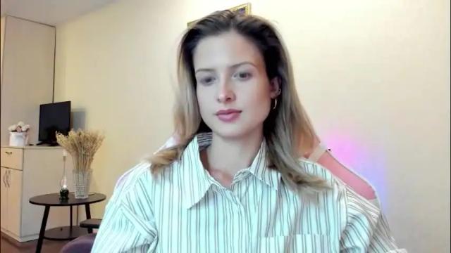Image 8 of julie_flores Stream on Chaturbate on 1 month ago