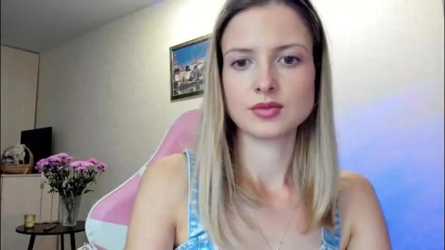 Image 11 of julie_flores Stream on Chaturbate on 1 month ago