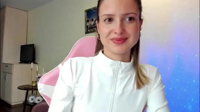 Image 12 of julie_flores Stream on Chaturbate on 1 month ago