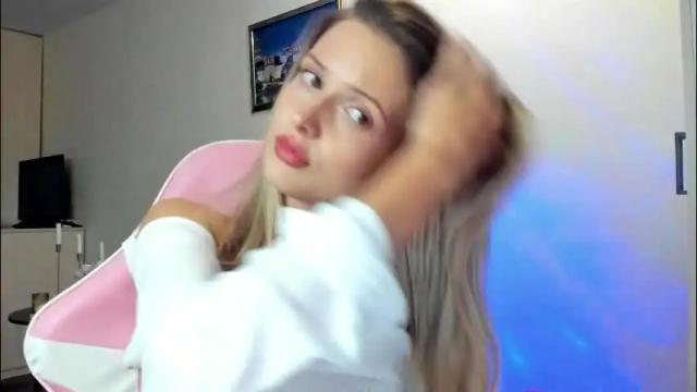 Image 7 of julie_flores Stream on Chaturbate on 1 month ago