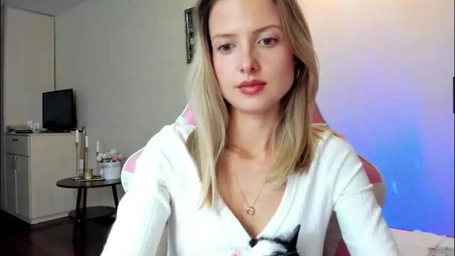 Image 11 of julie_flores Stream on Chaturbate on 25 days ago