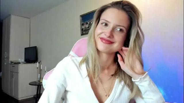 Image 2 of julie_flores Stream on Chaturbate on 25 days ago