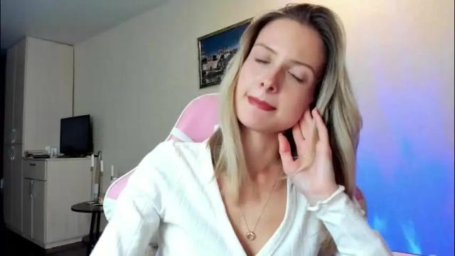 Image 3 of julie_flores Stream on Chaturbate on 25 days ago