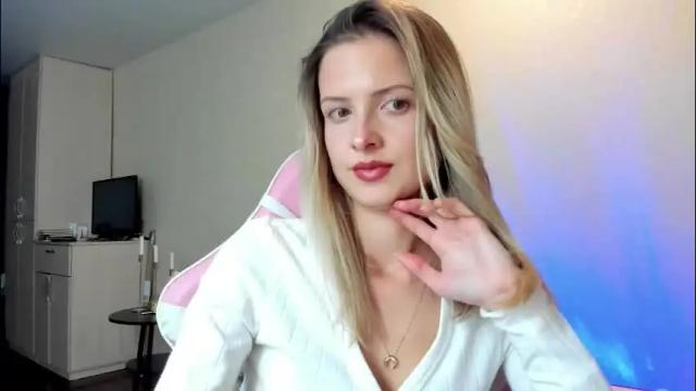 Image 4 of julie_flores Stream on Chaturbate on 25 days ago