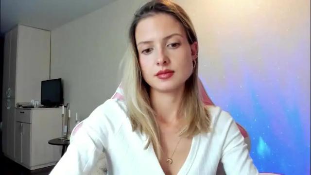 Image 6 of julie_flores Stream on Chaturbate on 25 days ago