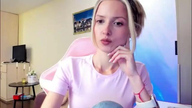 Image 4 of julie_flores Stream on Chaturbate on 3 days ago