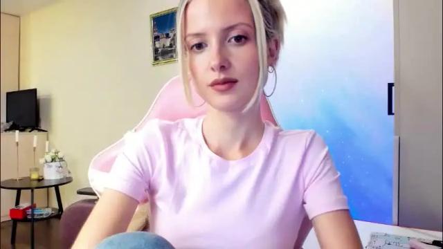 Image 7 of julie_flores Stream on Chaturbate on 3 days ago