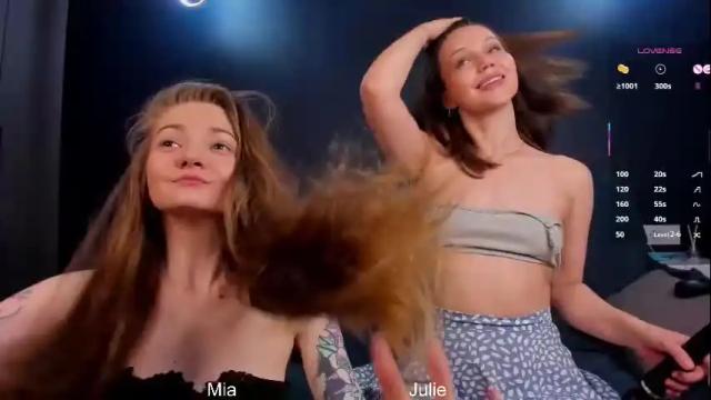 Image 7 of julie_n_jastin Stream on Chaturbate on 13 days ago