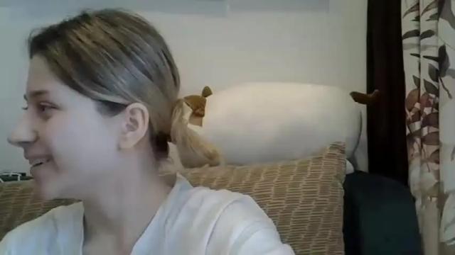 Image 12 of julie_pink_ Stream on Chaturbate on 21 months ago