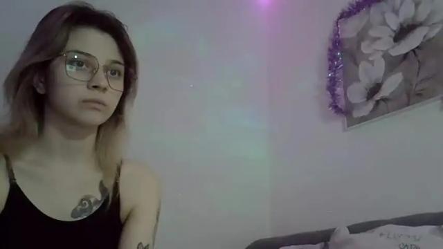 Image 11 of julie_pink_ Stream on Chaturbate on 21 months ago