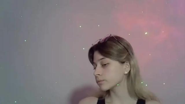 Image 2 of julie_pink_ Stream on Chaturbate on 21 months ago