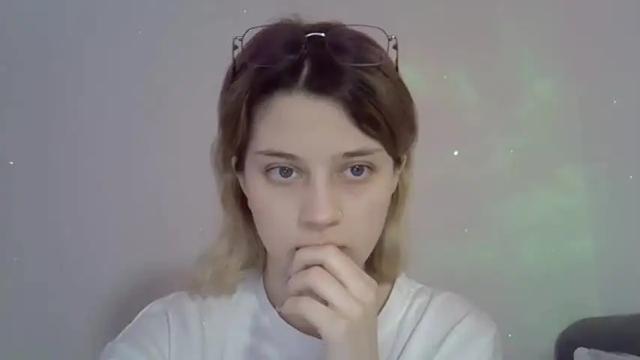 Image 4 of julie_pink_ Stream on Chaturbate on 21 months ago