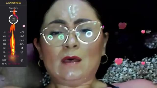 Image 12 of julieconnel Stream on Chaturbate on 14 months ago