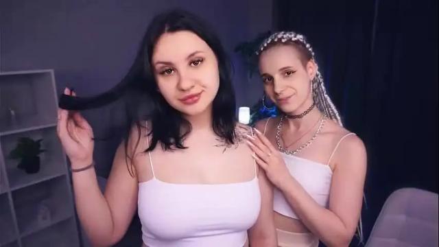 Image 11 of julieflavie Stream on Chaturbate on 20 days ago