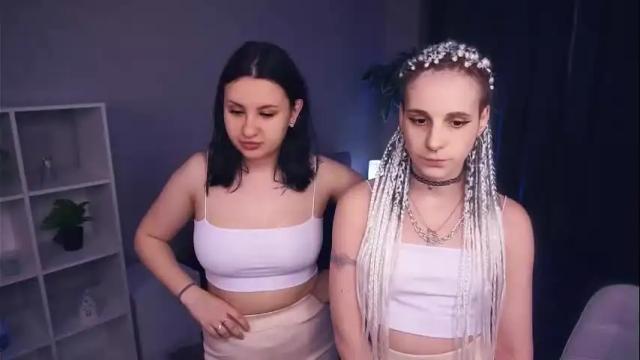 Image 2 of julieflavie Stream on Chaturbate on 20 days ago