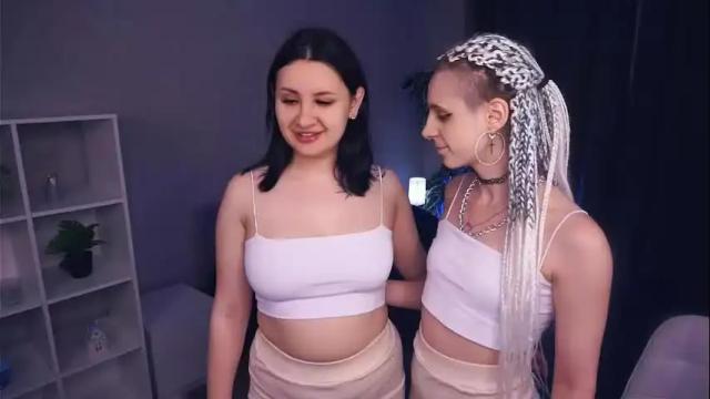 Image 3 of julieflavie Stream on Chaturbate on 20 days ago
