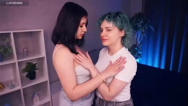 Image 3 of julieflavie Stream on Chaturbate on 8 days ago