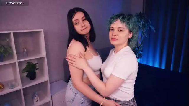 Image 4 of julieflavie Stream on Chaturbate on 8 days ago