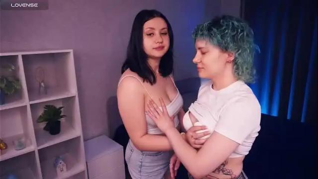 Image 8 of julieflavie Stream on Chaturbate on 8 days ago