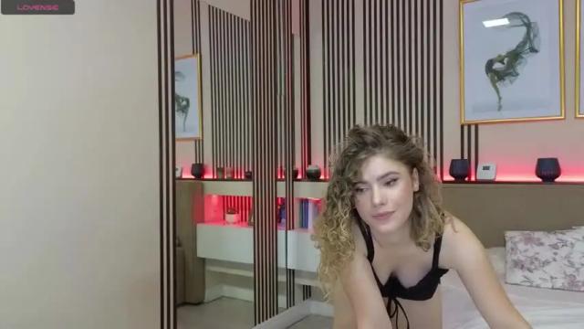 Image 6 of juliegrace_ Stream on Chaturbate on 21 months ago