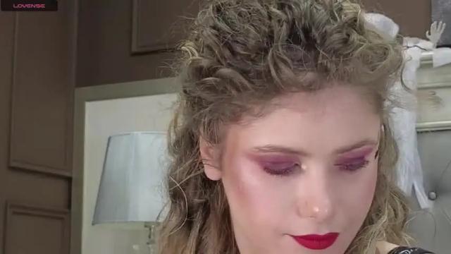 Image 12 of juliegrace_ Stream on Chaturbate on 21 months ago
