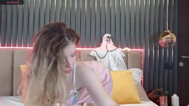 Image 2 of juliegrace_ Stream on Chaturbate on 20 months ago