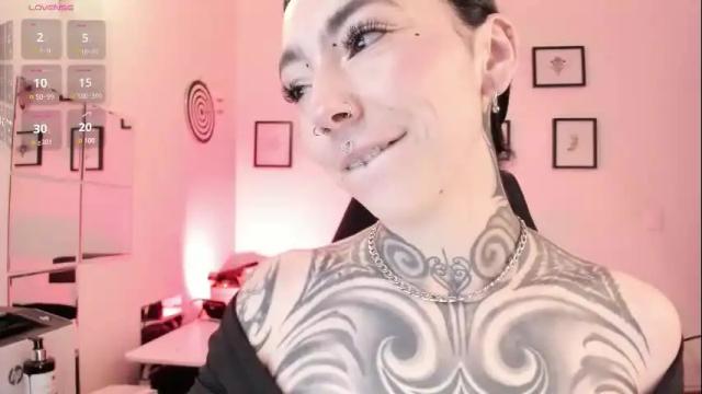 Image 8 of juliet_sourire Stream on Chaturbate on 26 days ago