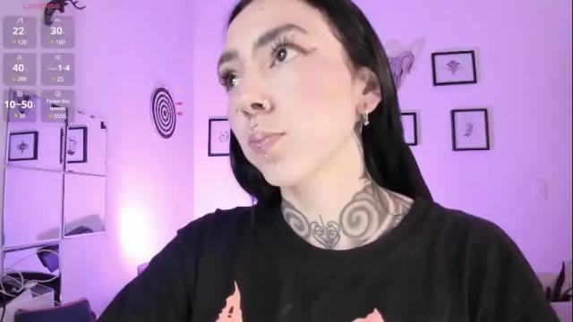 Image 2 of juliet_sourire Stream on Chaturbate on 11 days ago