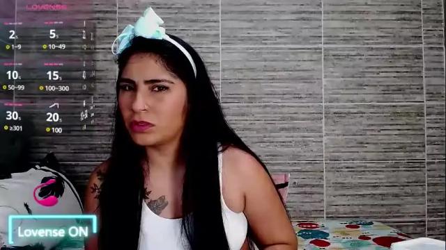 Image 6 of julieta4 Stream on Chaturbate on 9 months ago