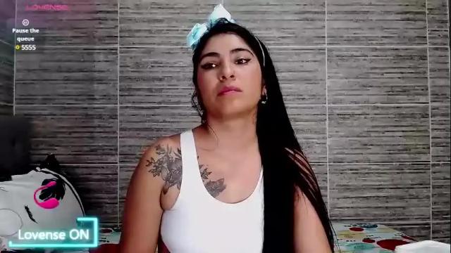 Image 7 of julieta4 Stream on Chaturbate on 9 months ago