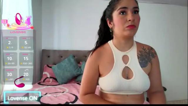 Image 2 of julieta4 Stream on Chaturbate on 4 months ago